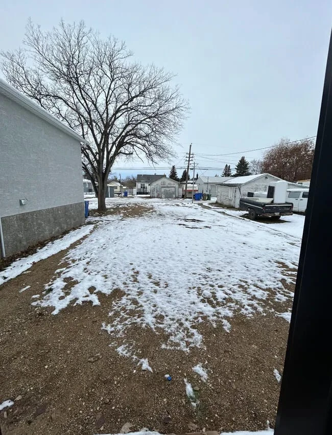 1 bedroom apartment for rent - photo 2