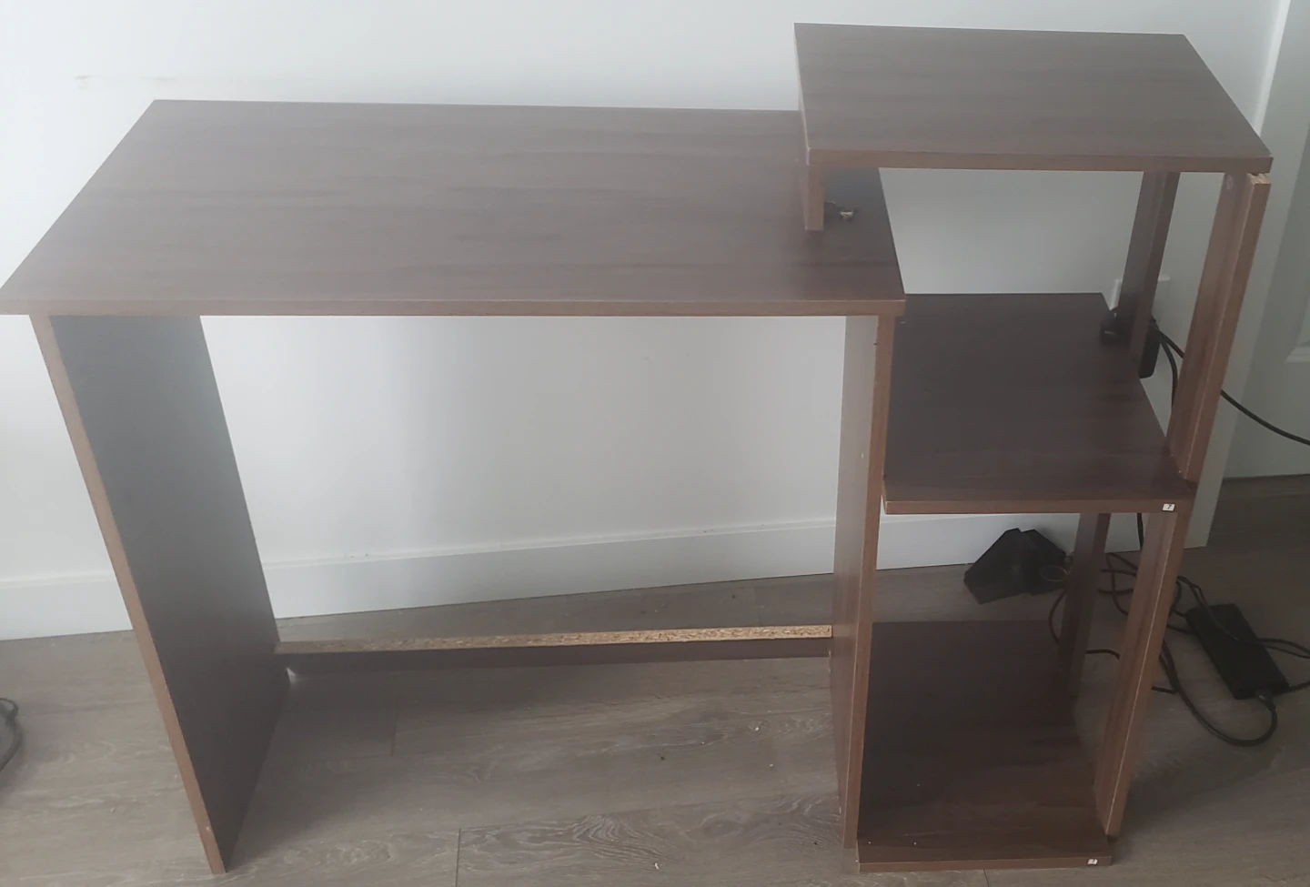 MOVEOUT SALE - computer desk - photo 2