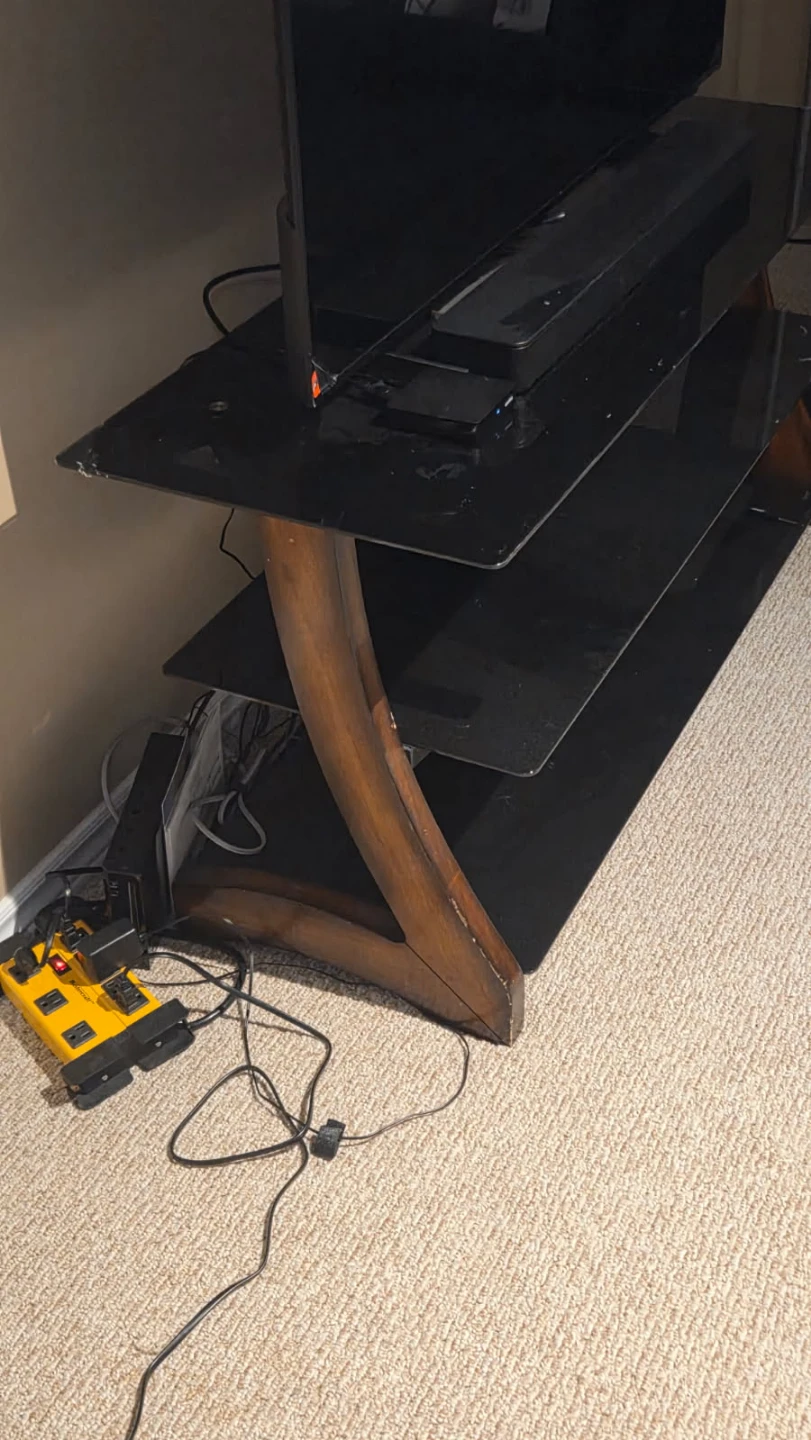 Streamlined TV stand