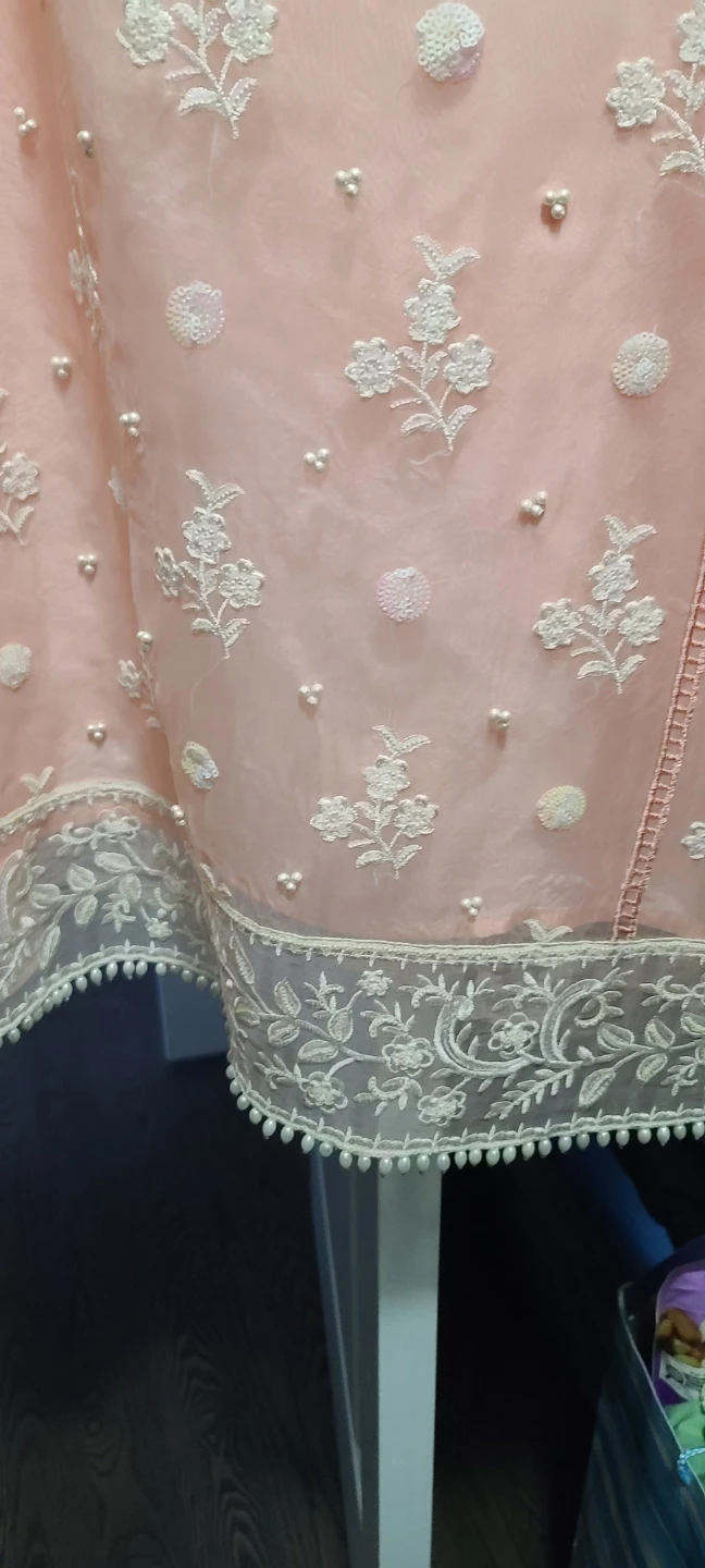 Peach embroidered kurti with pearl and sequin details - photo 4