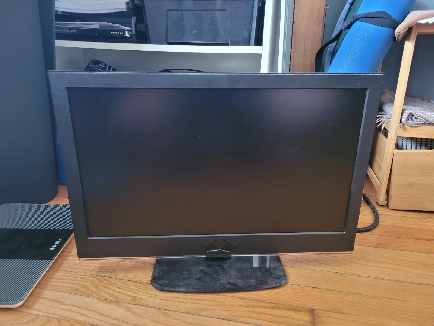 Monitor and power cord (free)