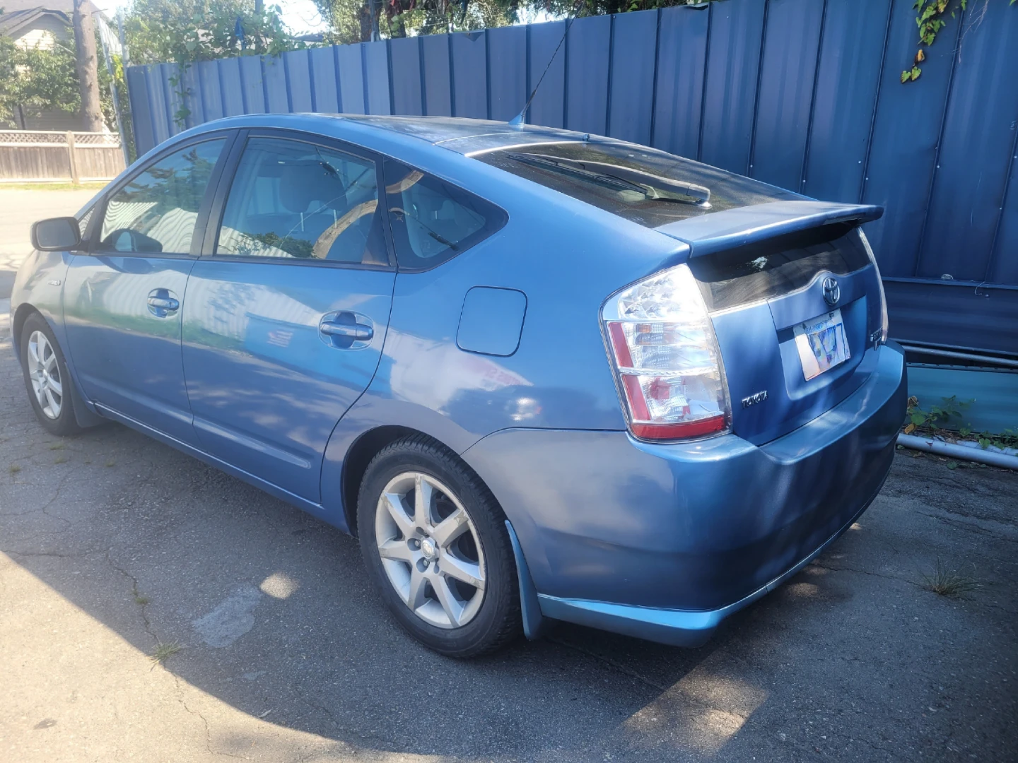 Blue Toyota Prius Hybrid - photo 3
