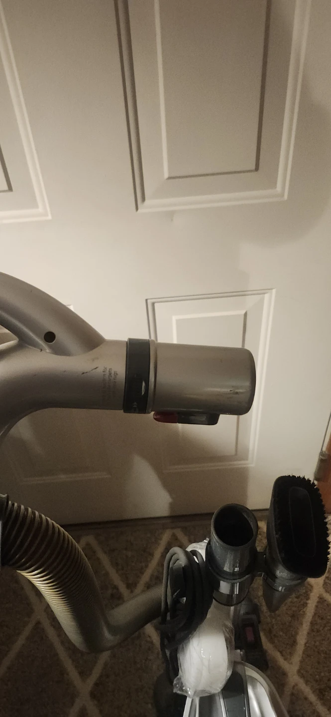 Shark Lift-Away Deluxe Vacuum Cleaner - photo 5