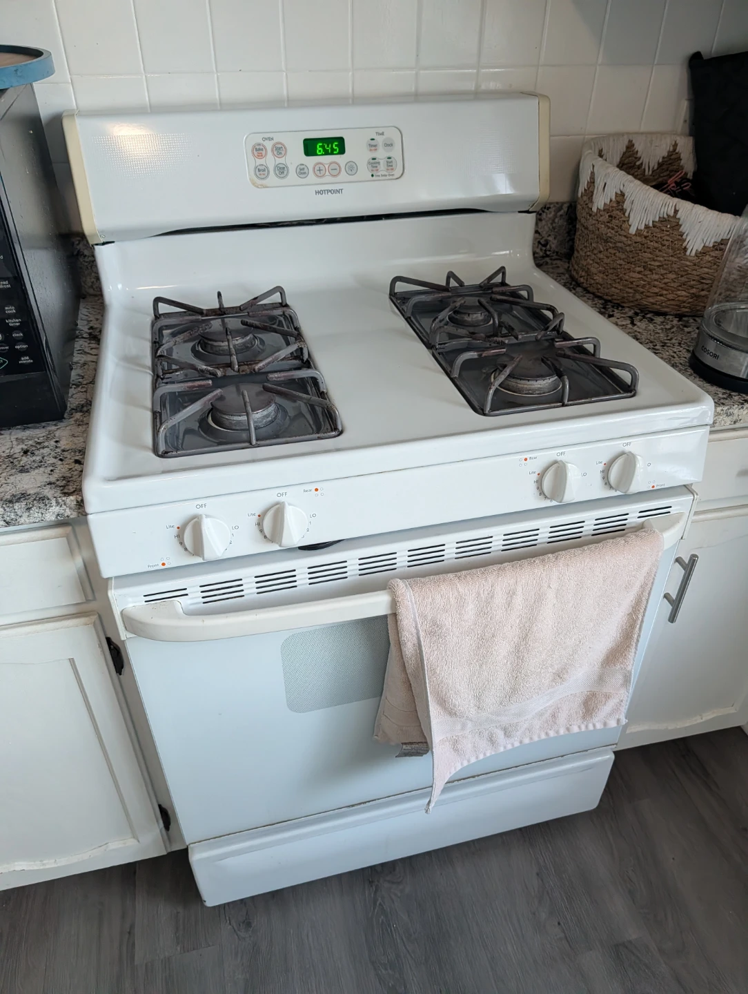 GAS Range / Stove in white