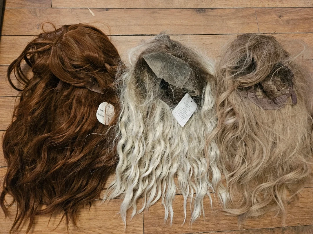 Lot of 3 wigs - photo 2