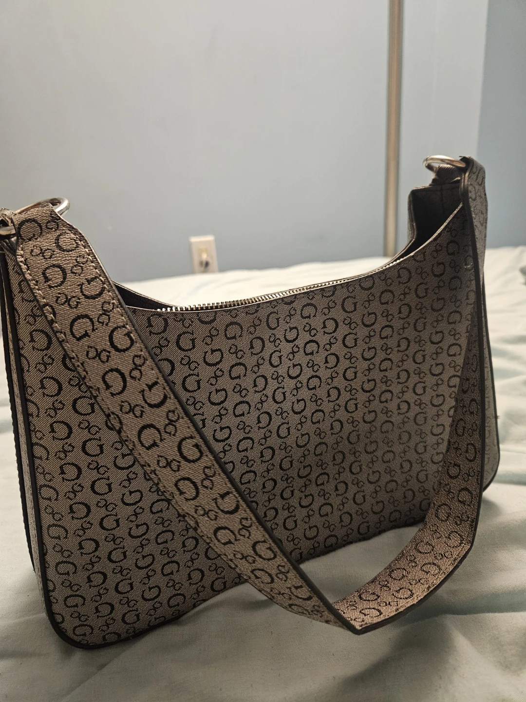 GUESS Hobo Shoulder Bag - photo 3