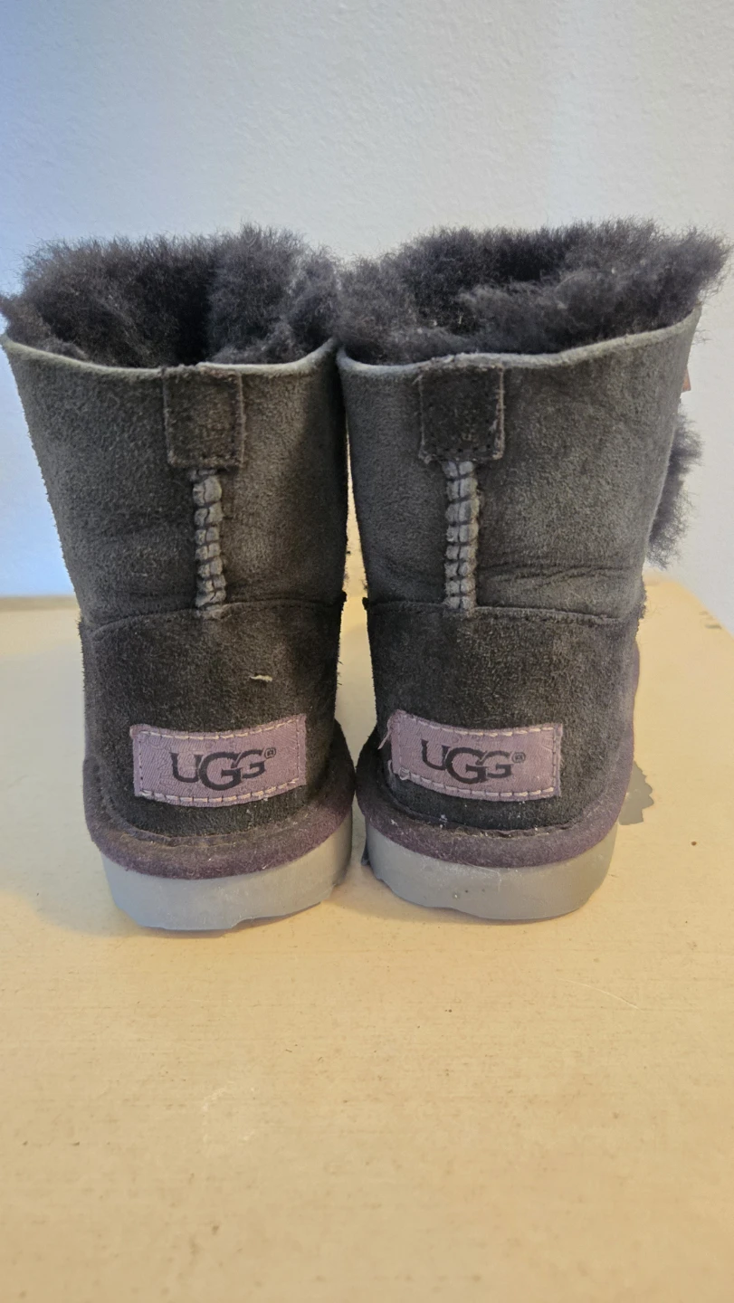 Kids UGG Black Suede Boots with Bows, size 8 - photo 2