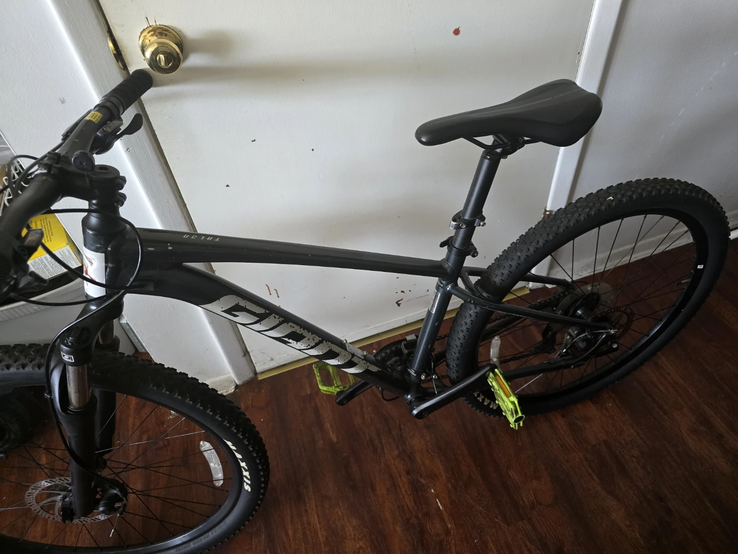 Giant Mountain Bike - photo 2