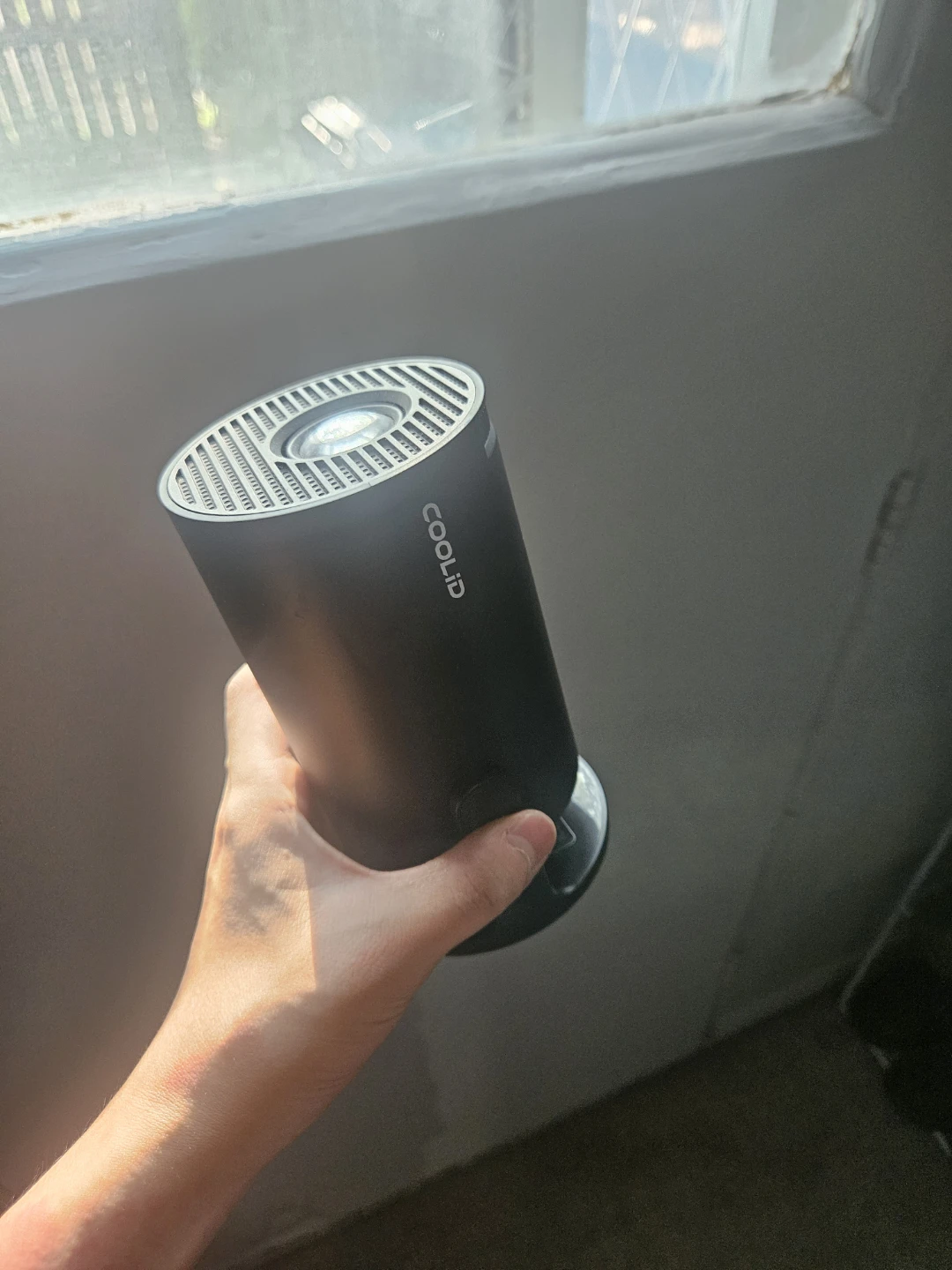 CooLid Beam projector