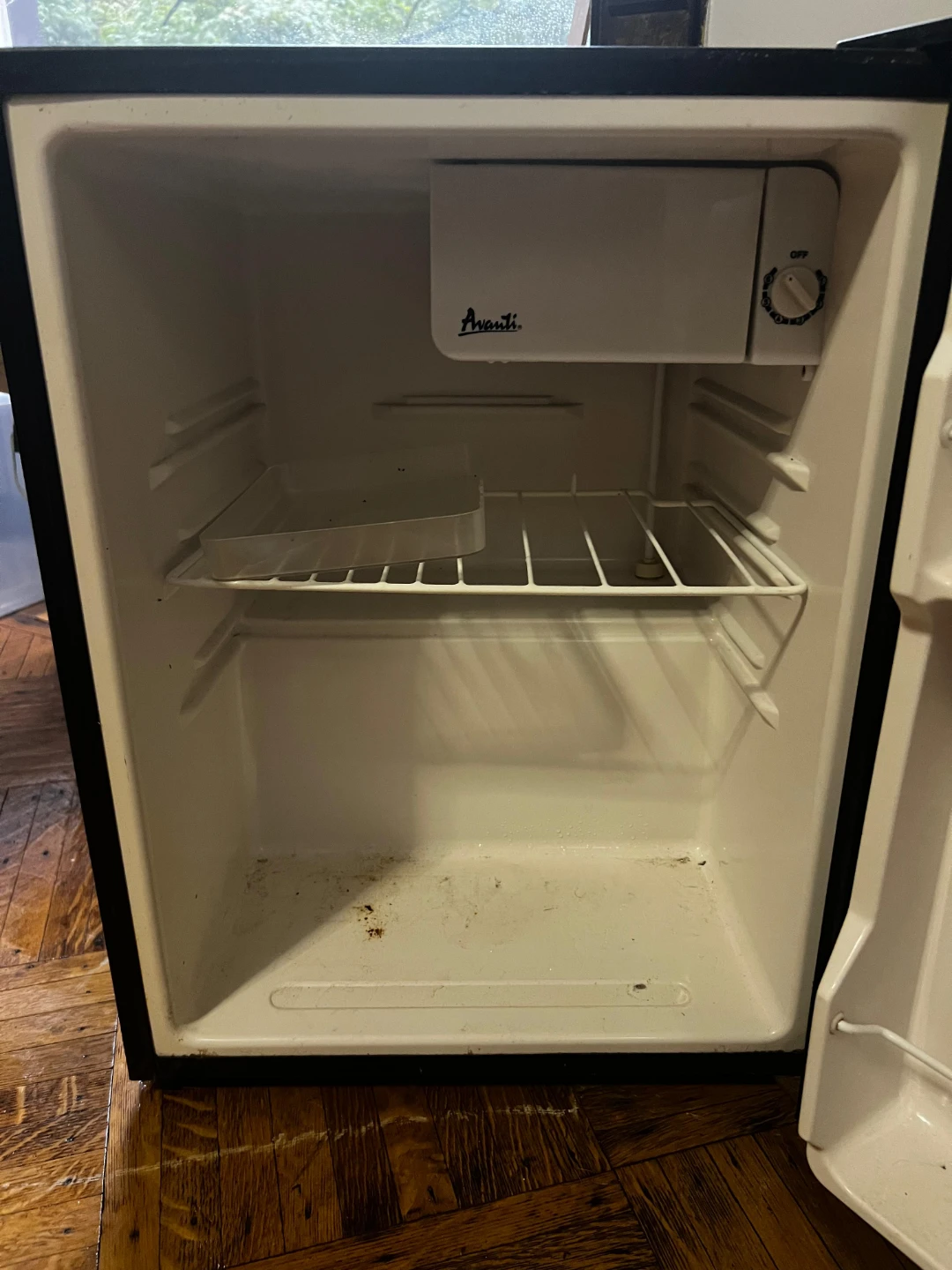 Dorm room refrigerator. - photo 2