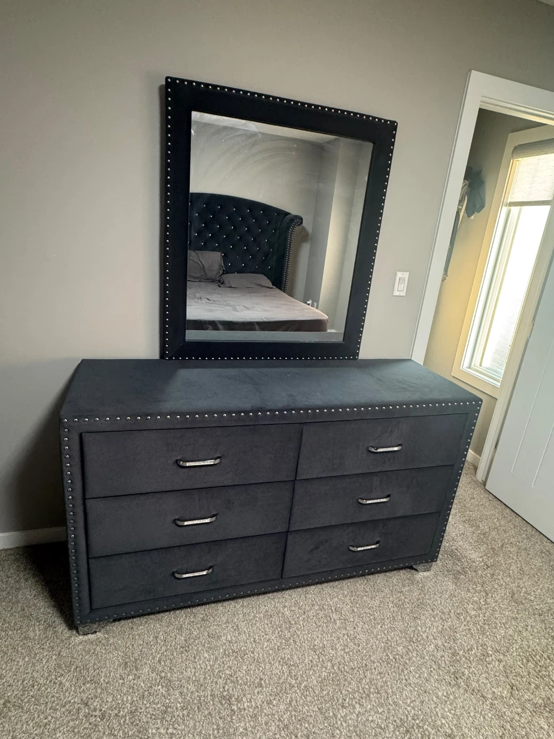 Chester velvet with drawers new condition