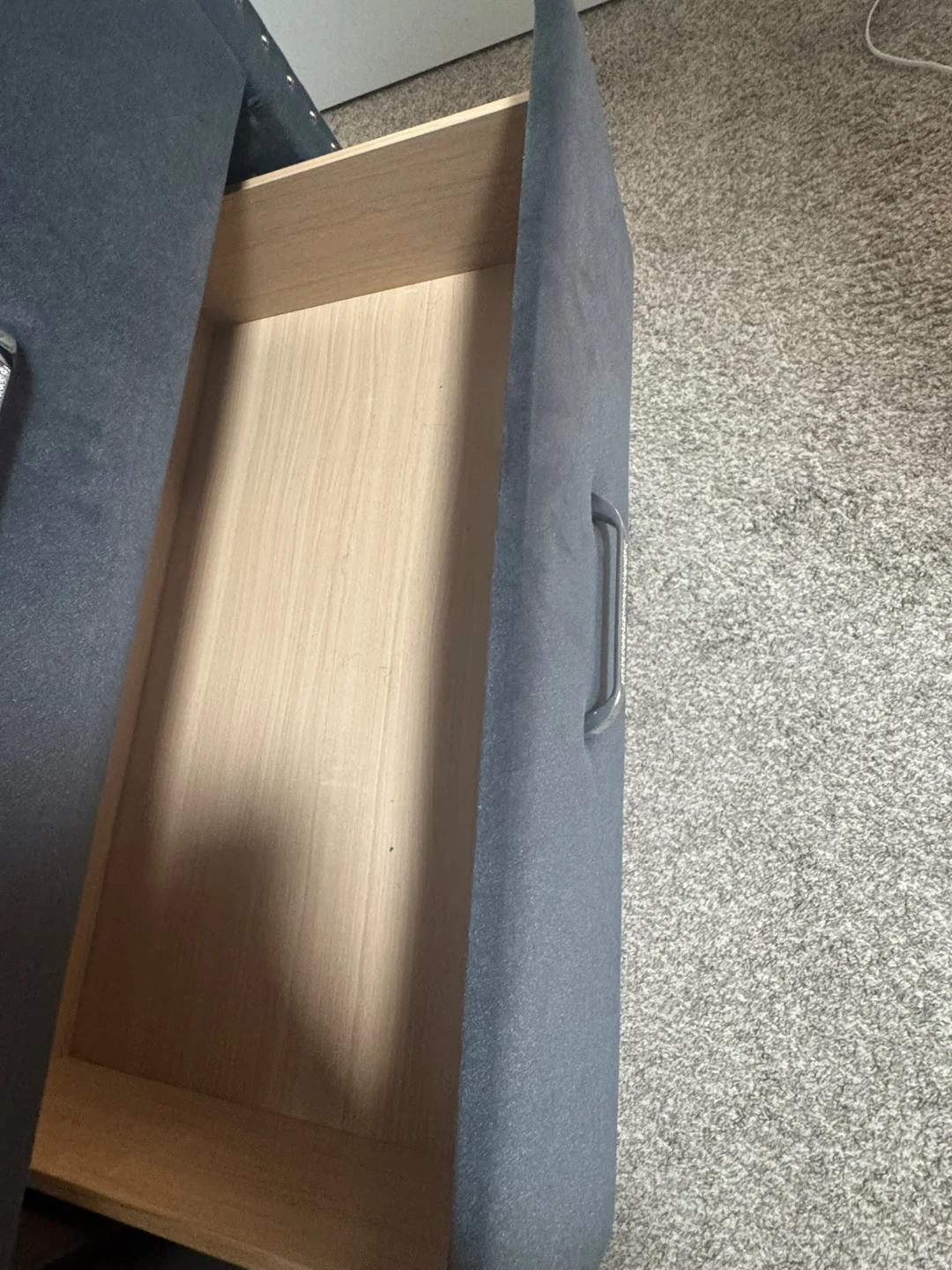 Chester velvet with drawers new condition - photo 4