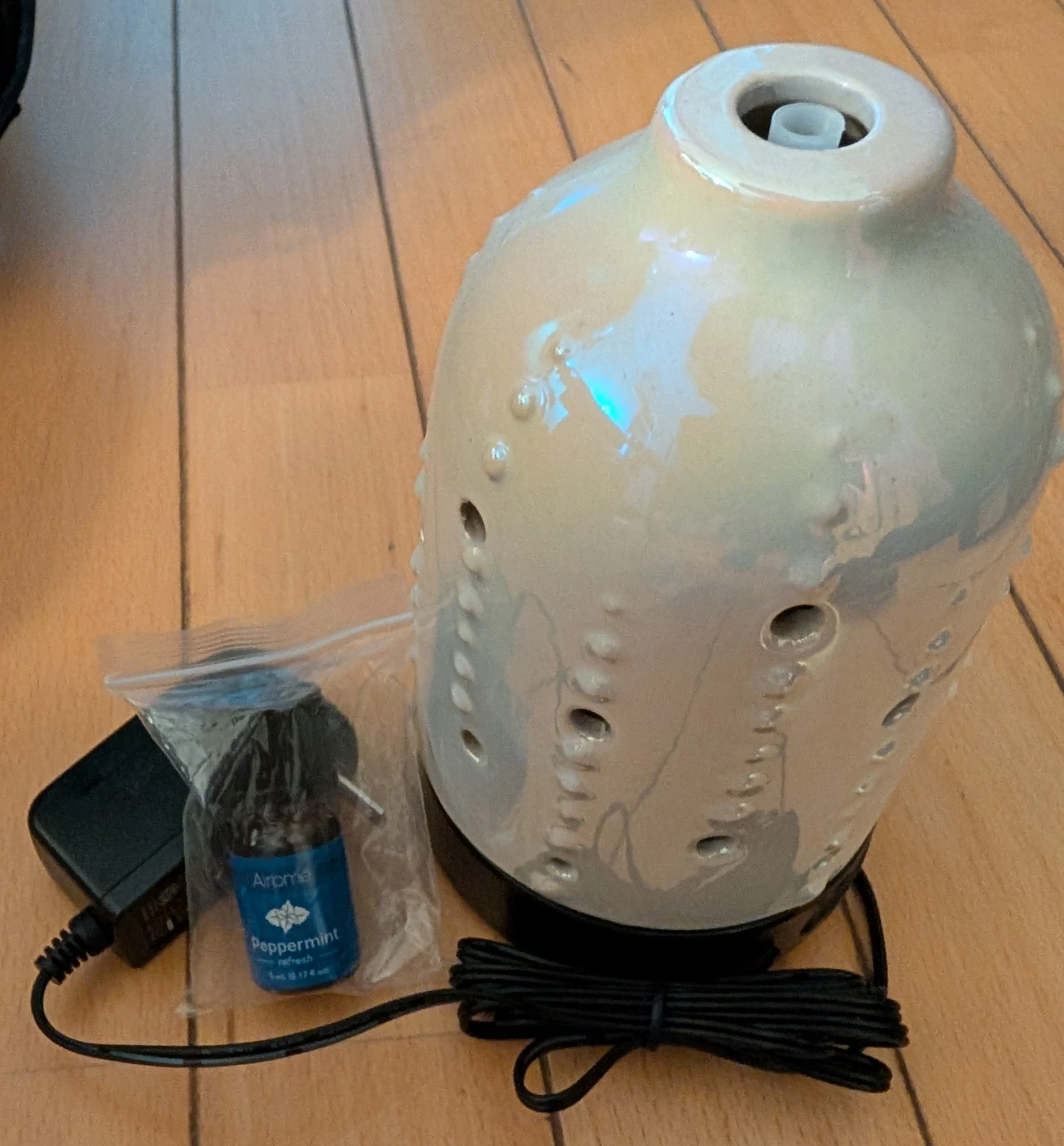Pearl Ultrasonic Diffuser and peppermint oil