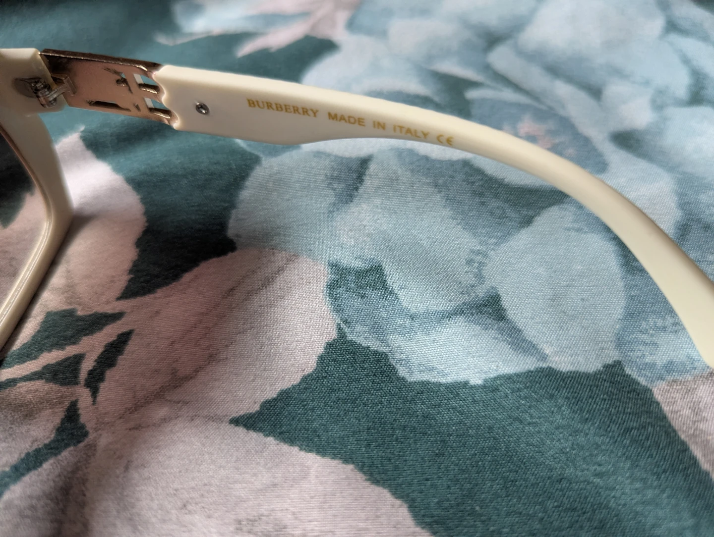 Burberry Women's Sunglasses - photo 4