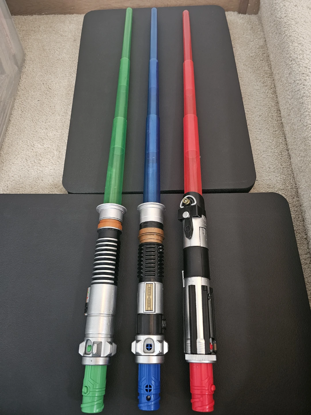 HASBRO Electronic Lightsaber - photo 3