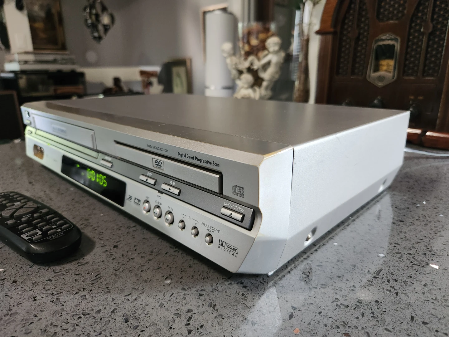 JVC - VCR, DVD, CD, Player - photo 3