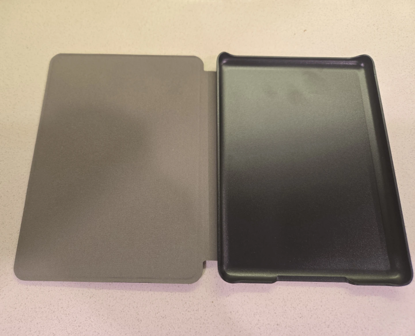 Kindle 10th gen black case - photo 3