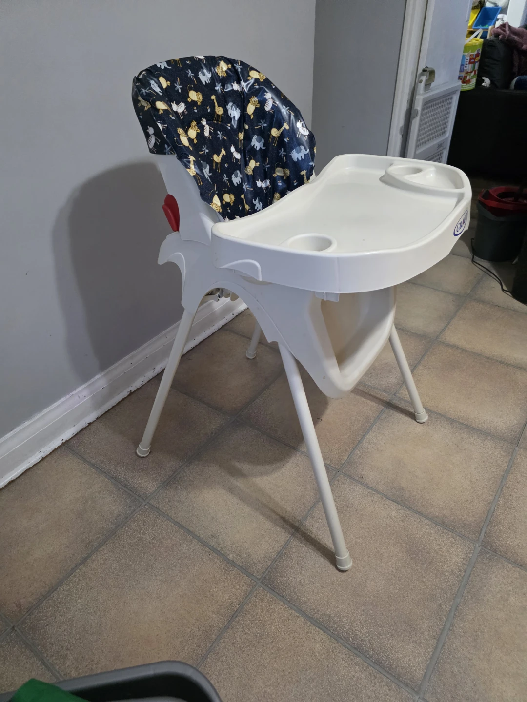 Graco Easy Chair High Chair - Safari Print