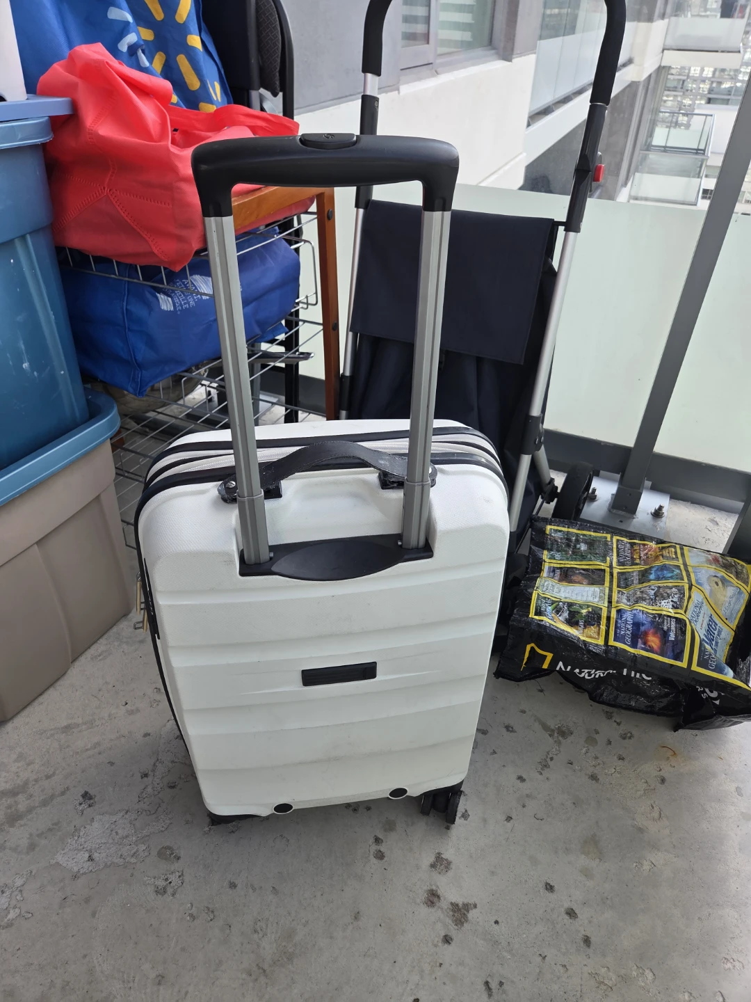 Samsonite White Hardside Spinner Luggage - photo 2