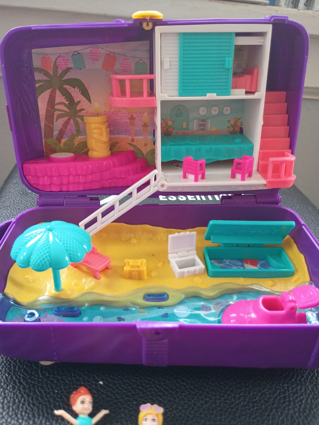 Polly Pocket Tropical Beach Playset with Dolls - photo 4