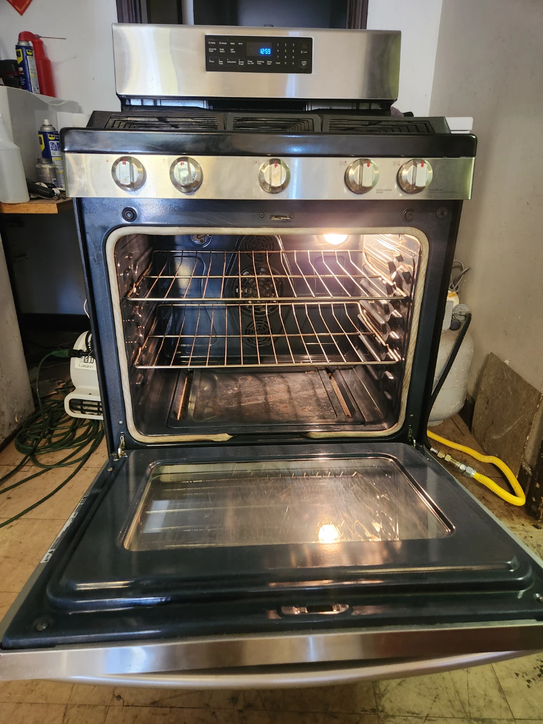 Samsung Gas Range - photo 3
