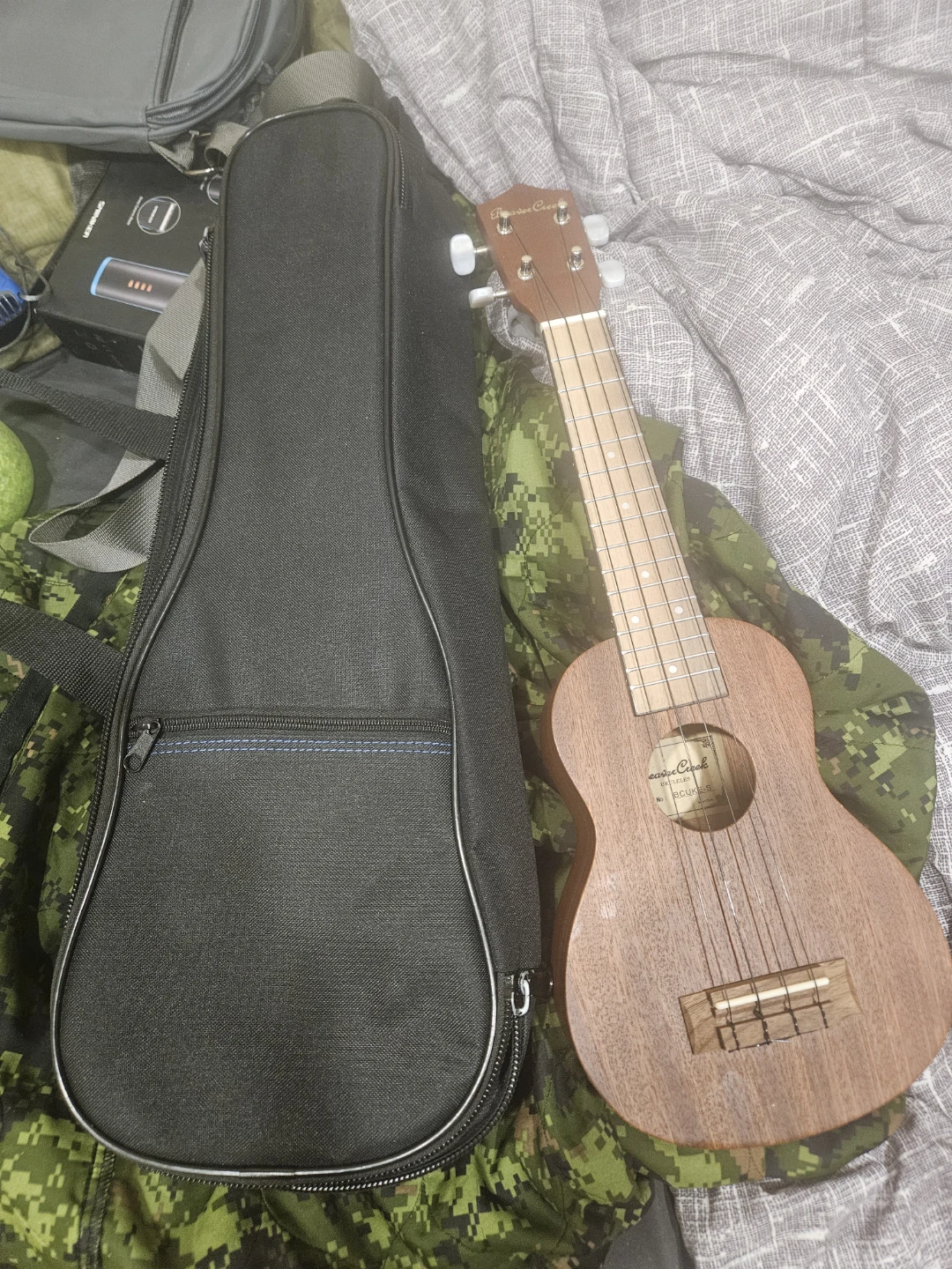 Beaver Creek BCUKE-S Soprano Ukulele with Gig Bag