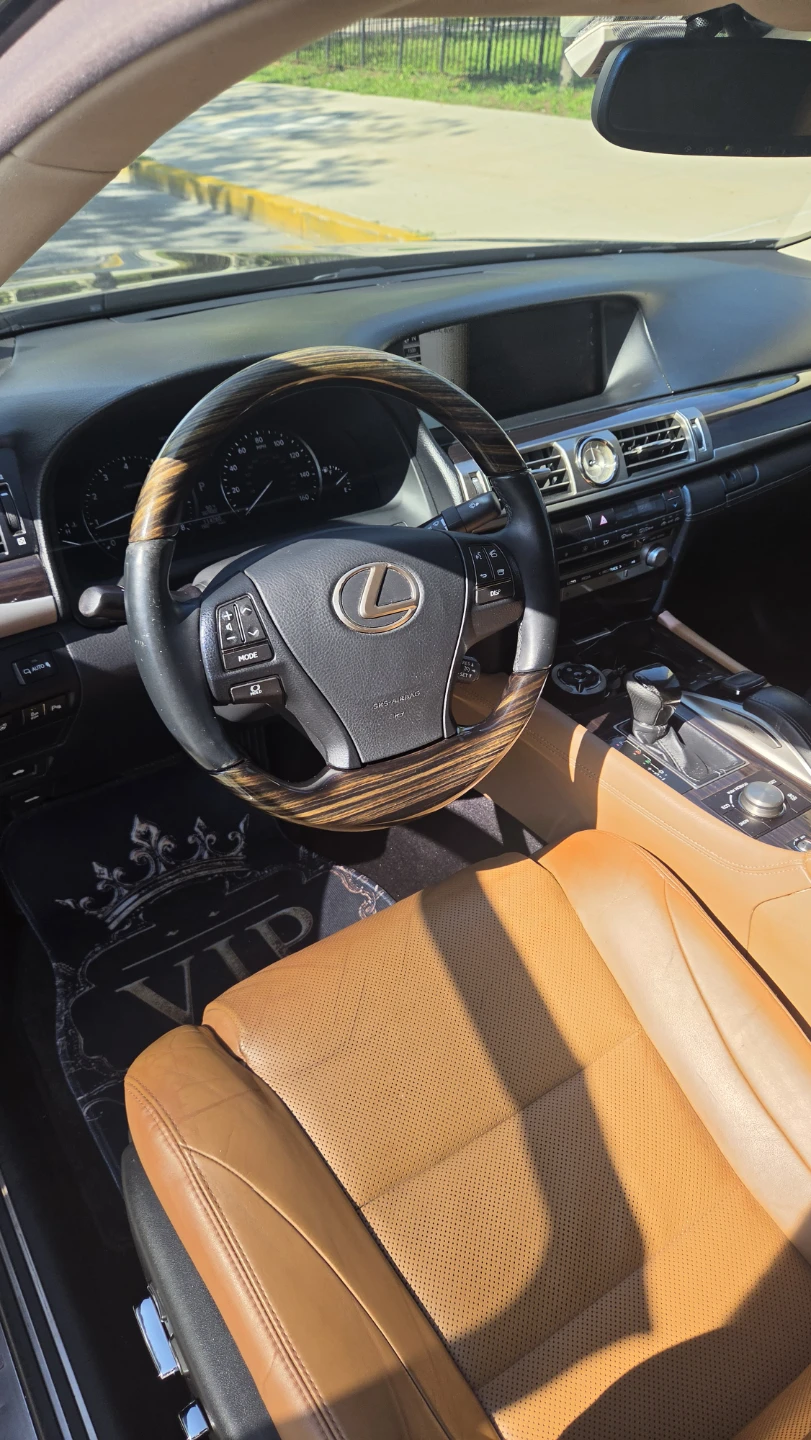 Black Lexus LS 460 AWD Sedan - photo 4