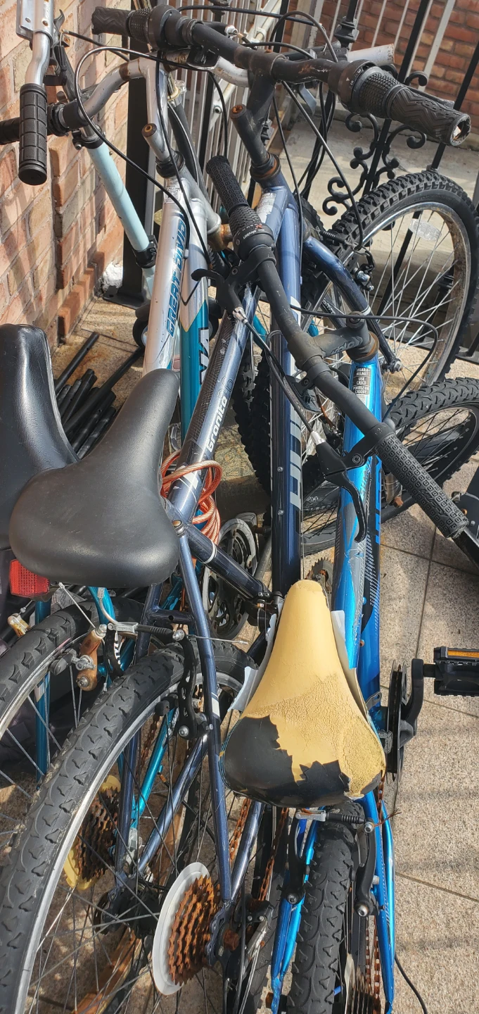 3 bikes that need some minor repairs