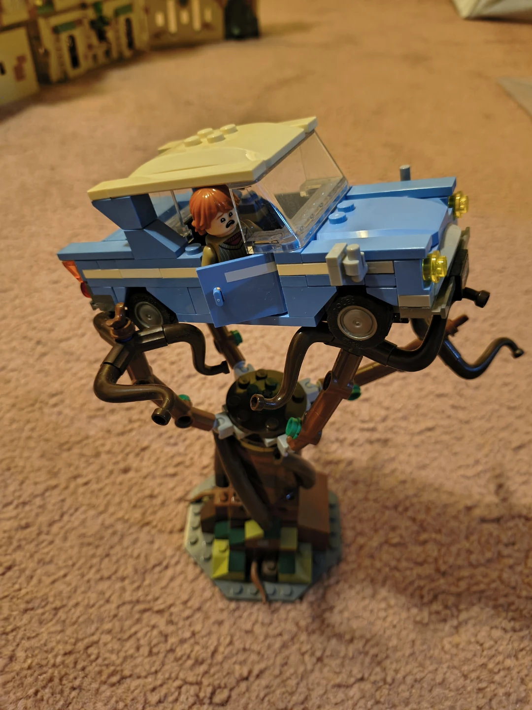 LEGO Harry Potter Whomping Willow and Ford Anglia