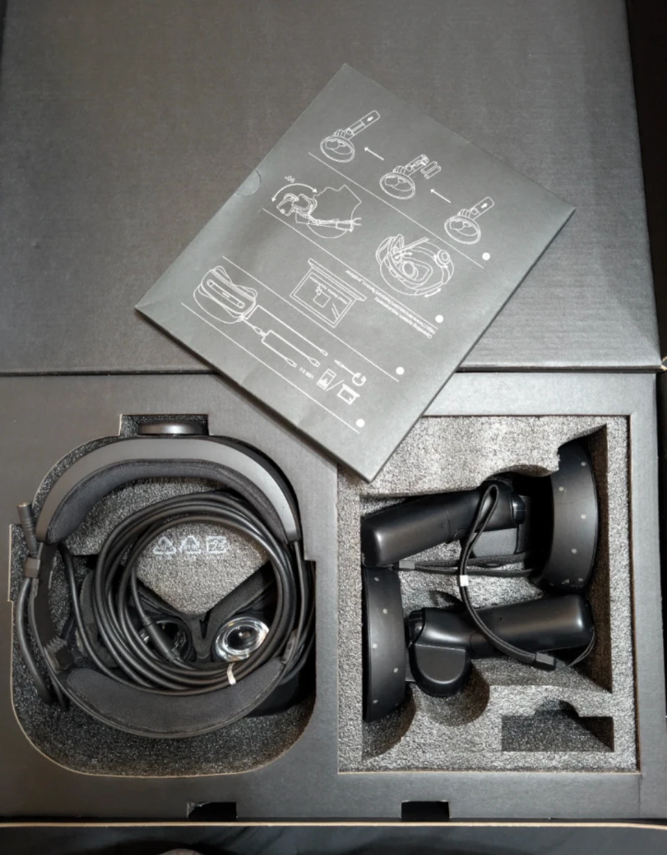 Lenovo Explorer VR Headset with Motion Controllers - photo 2