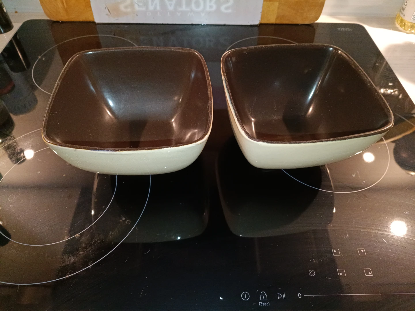 Set of 2 Square Brown and Beige Bowls