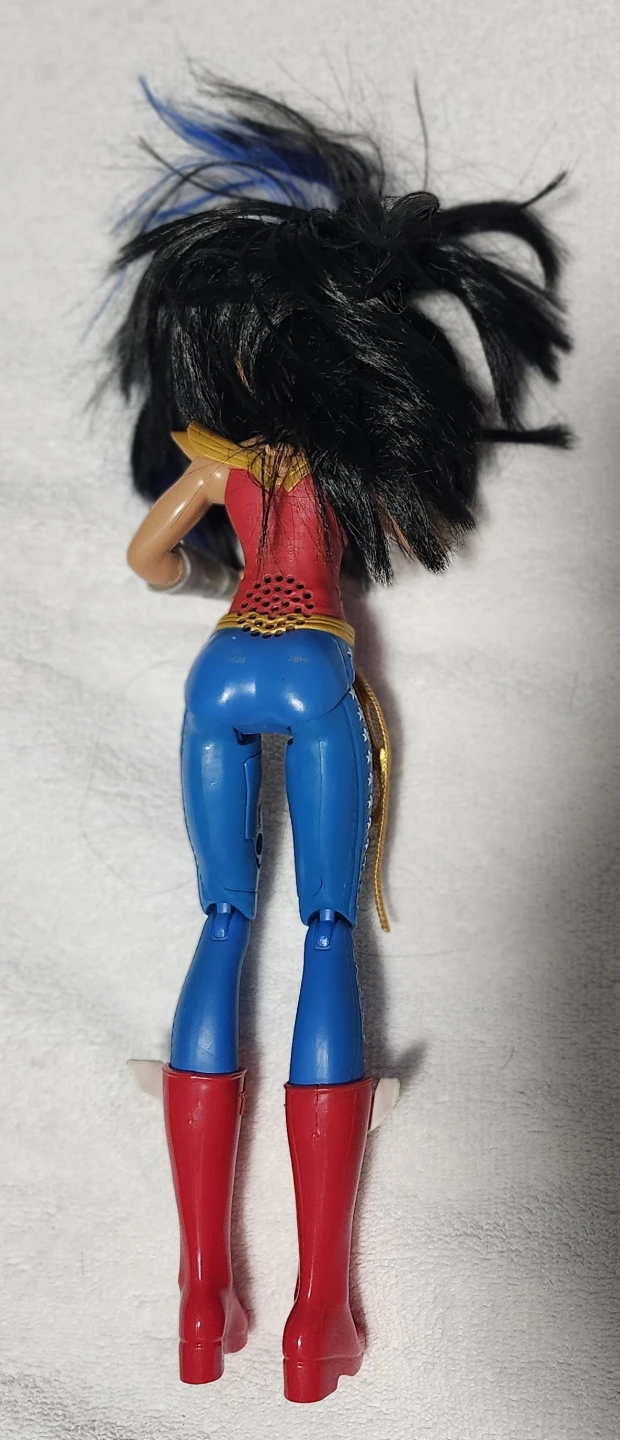 2 Woman Woman and Cyborg Action Figures- Pre-owned - photo 4