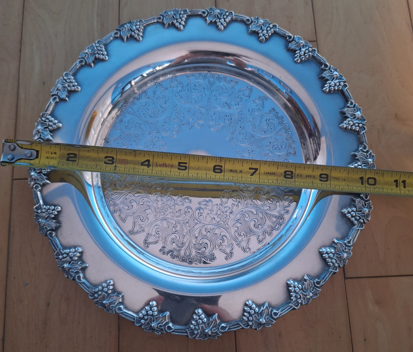Vintage Rogers Silver Plated Serving Trays 15 and 10 inches - photo 2