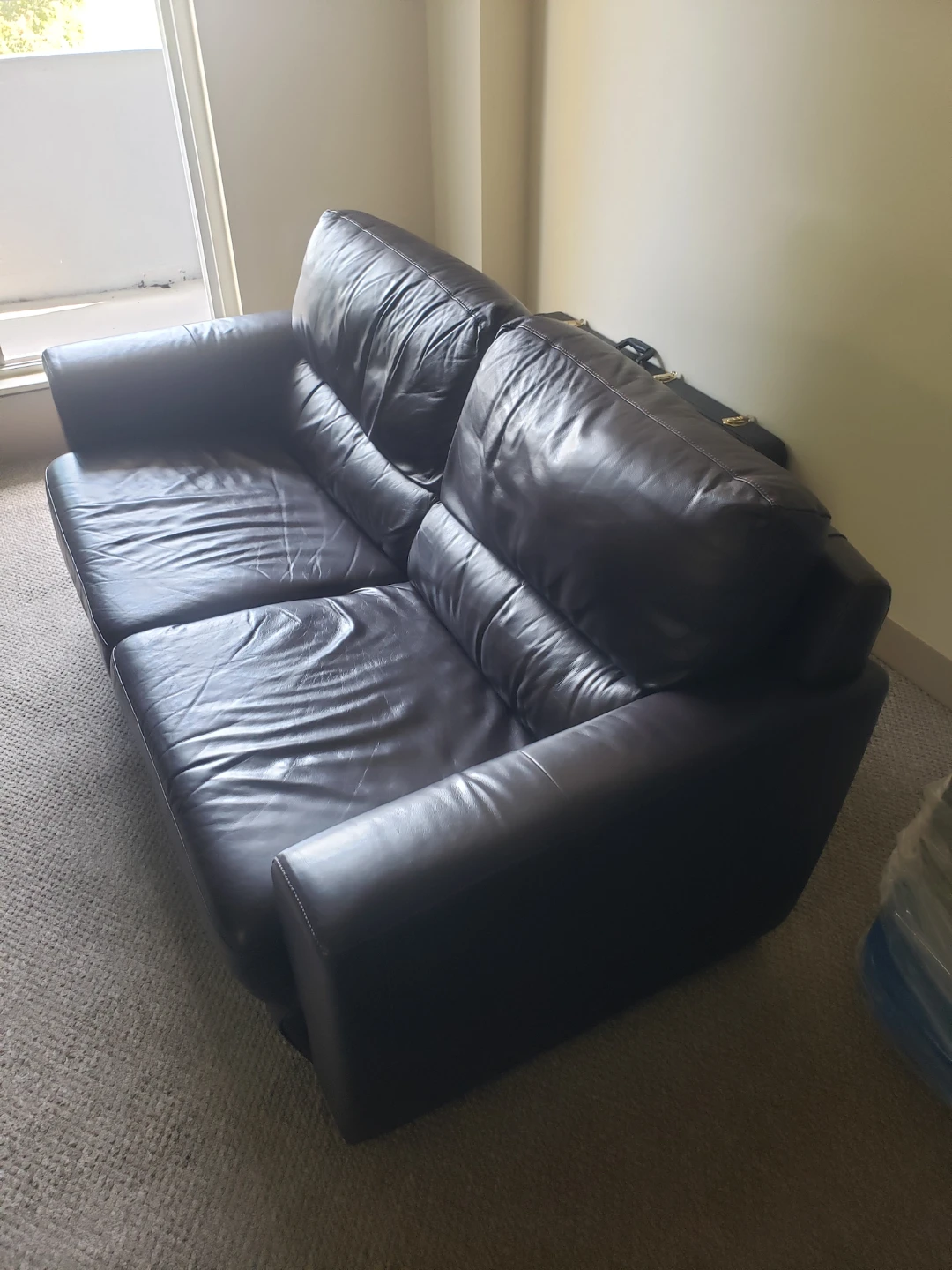 Real Leather 2 Seater Couch - photo 3