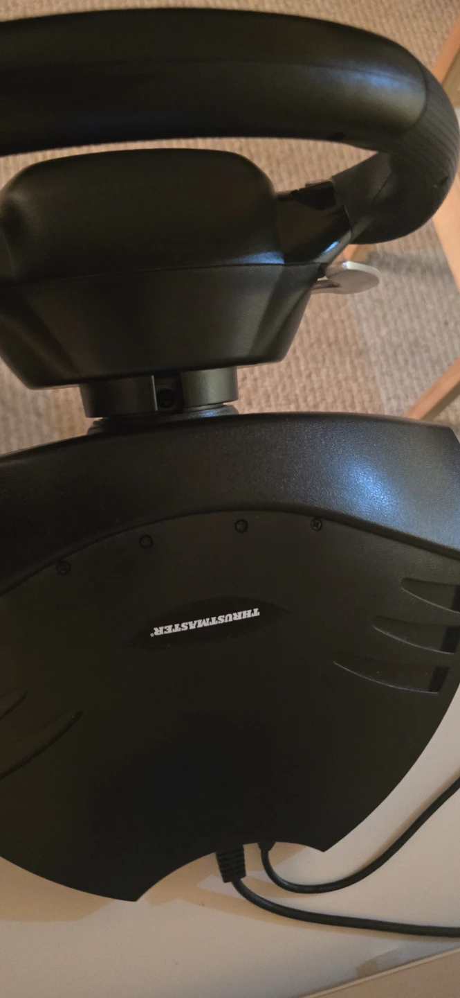Thrustmaster Ferrari Racing Wheel t80 - photo 2