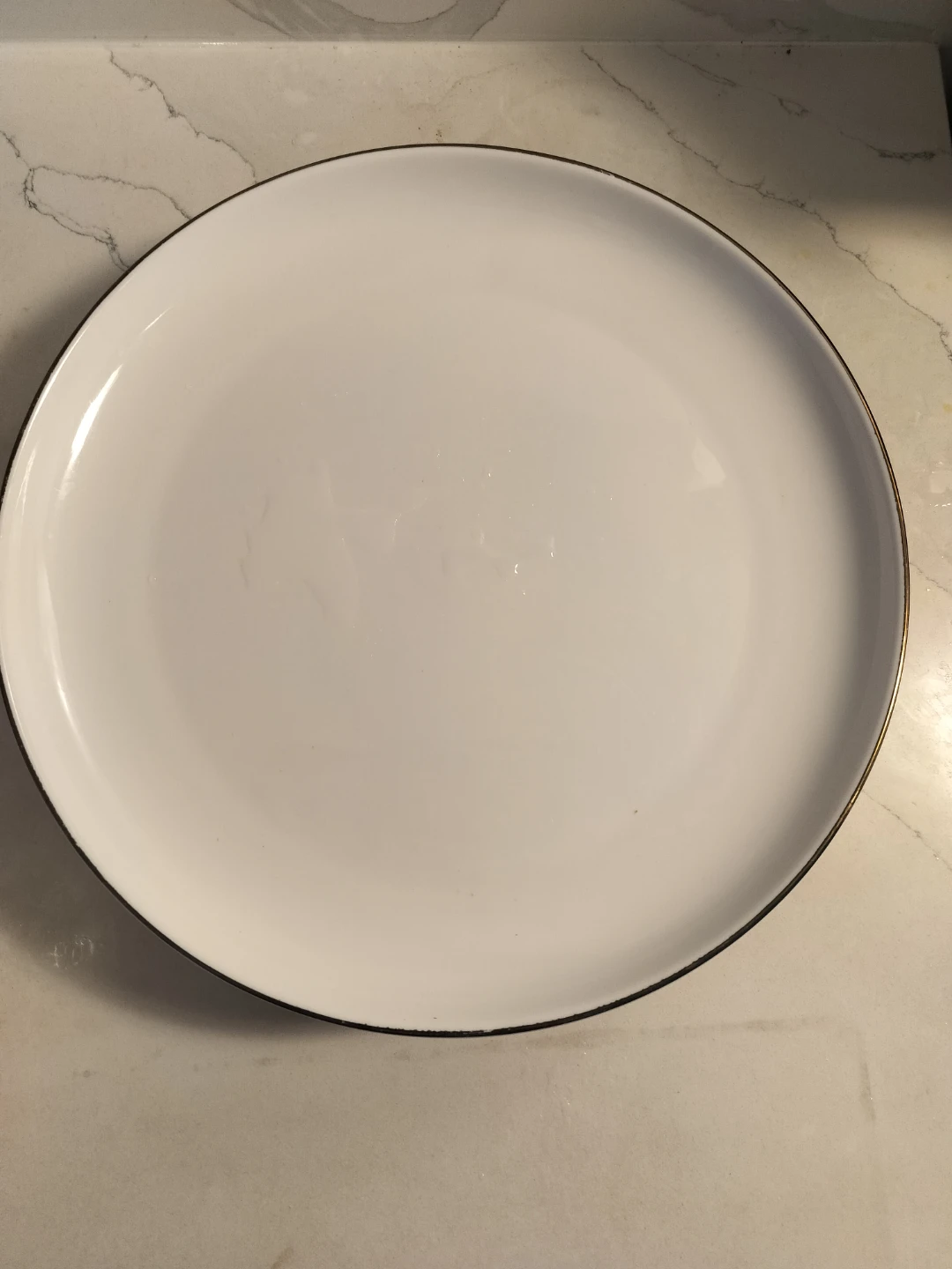 White Dinner Plates with Gold Rim - photo 3