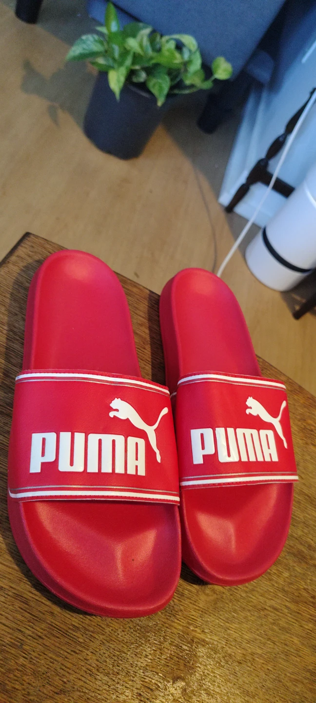 Puma Red Slides - Size 10 - photo 3
