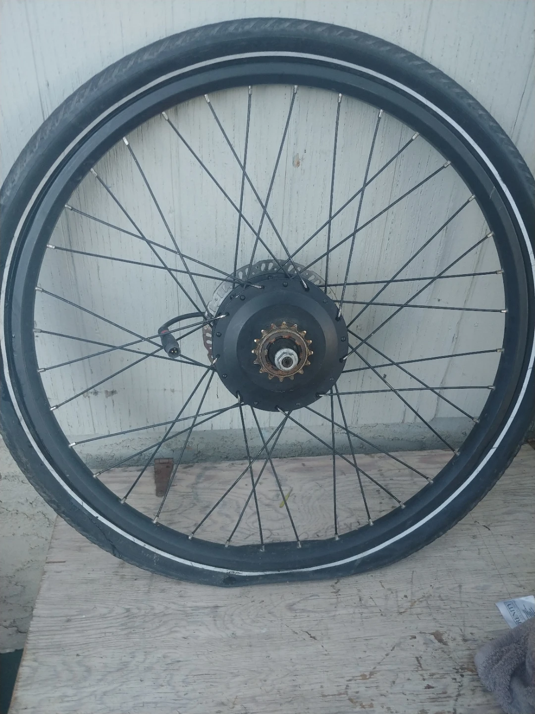 Electric bicycle wheel - photo 2