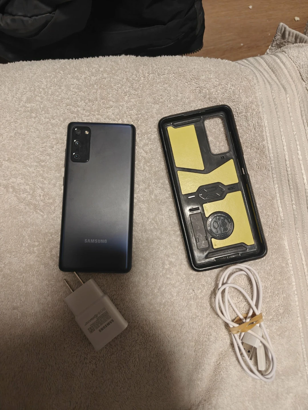 Samsung Galaxy S20 FE 5g - photo 2