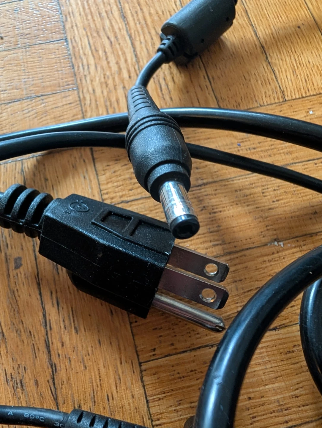Toshiba AC/DC Adapter PA3468U-1ACA ADP-75SB AB - photo 2