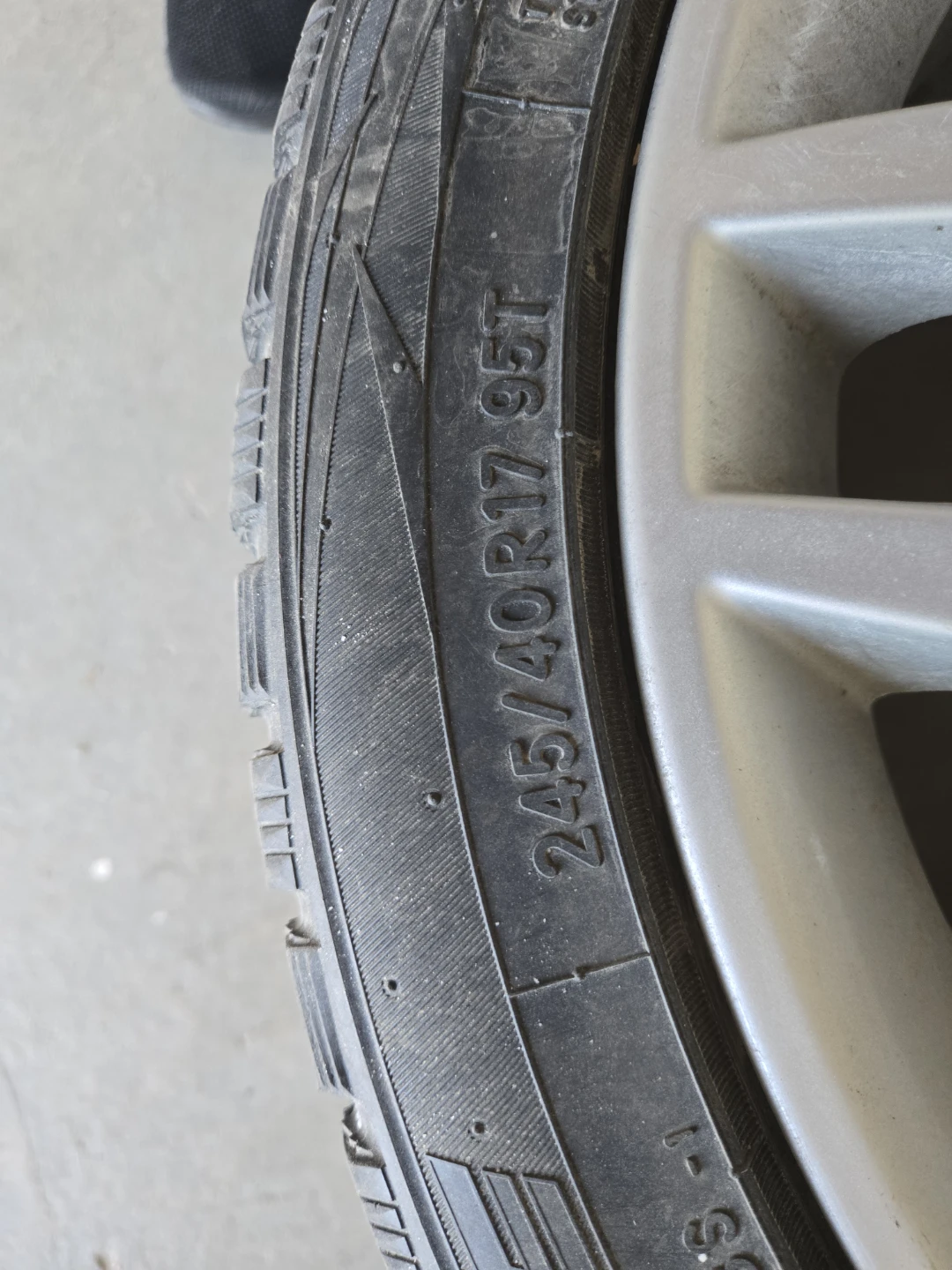 245/40R17 95T Winter Tire - photo 2
