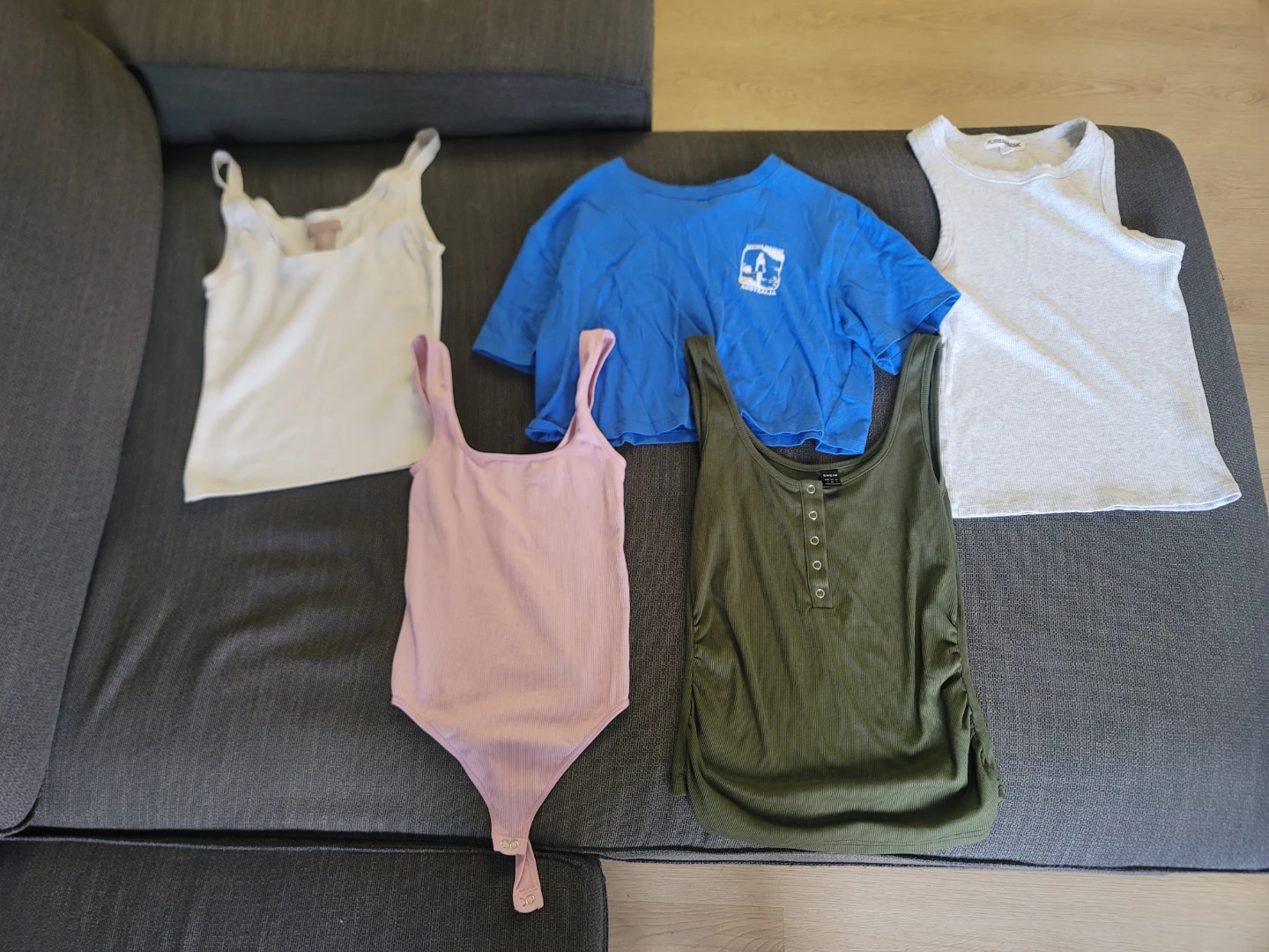 Bundle of Women's Clothing SIZE:SMALL