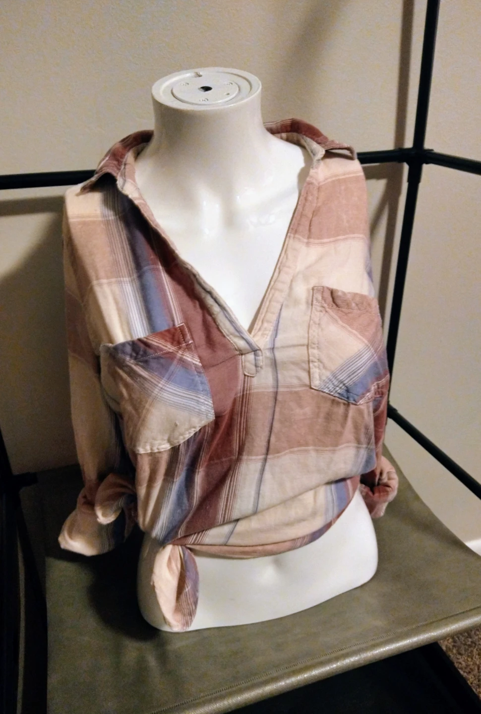 Mudd Henley-Style Women's V-neck Size XS - photo 3