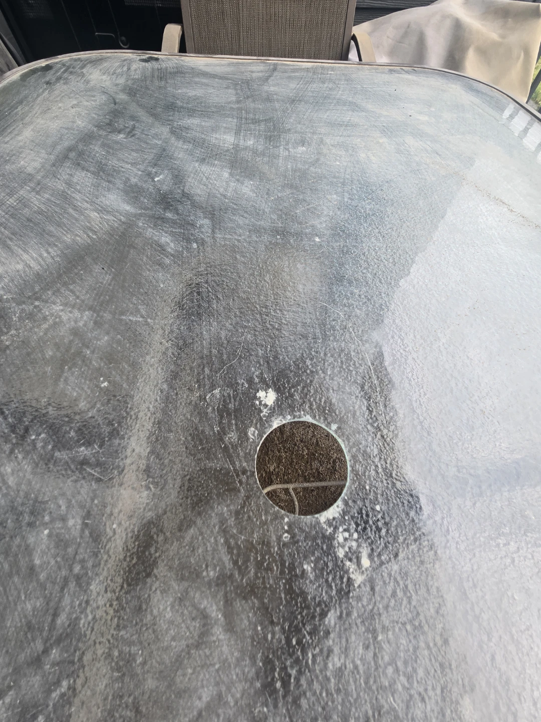 Glass top patio table with 6 chairs - photo 3