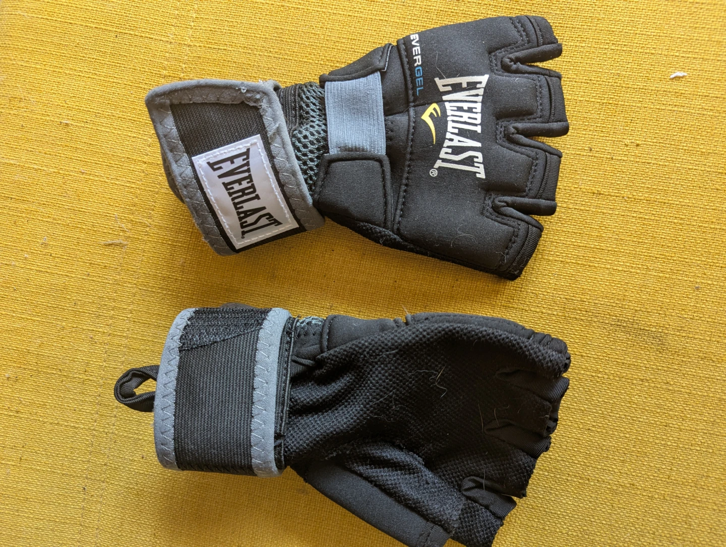 Pink 30 Minute Hit Boxing Gloves with Everlast Wraps - photo 4