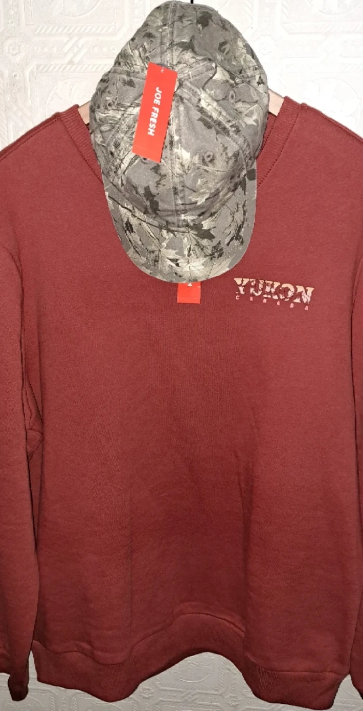 Joe Fresh "Yukon Canada" Crewneck Sweatshirt & Camo Cap