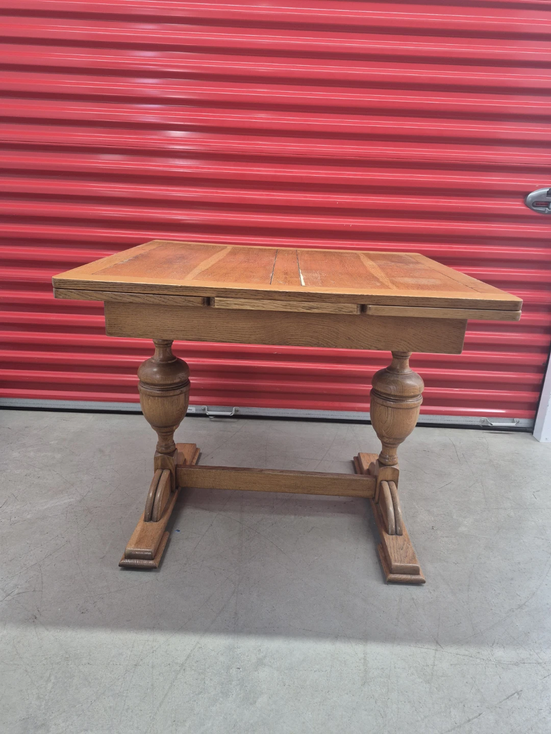 Vintage wood extendable dining table with oak veneer