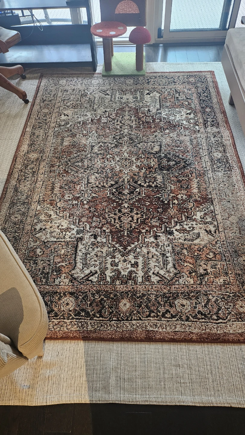 Pink and beige area rug 5 x 8