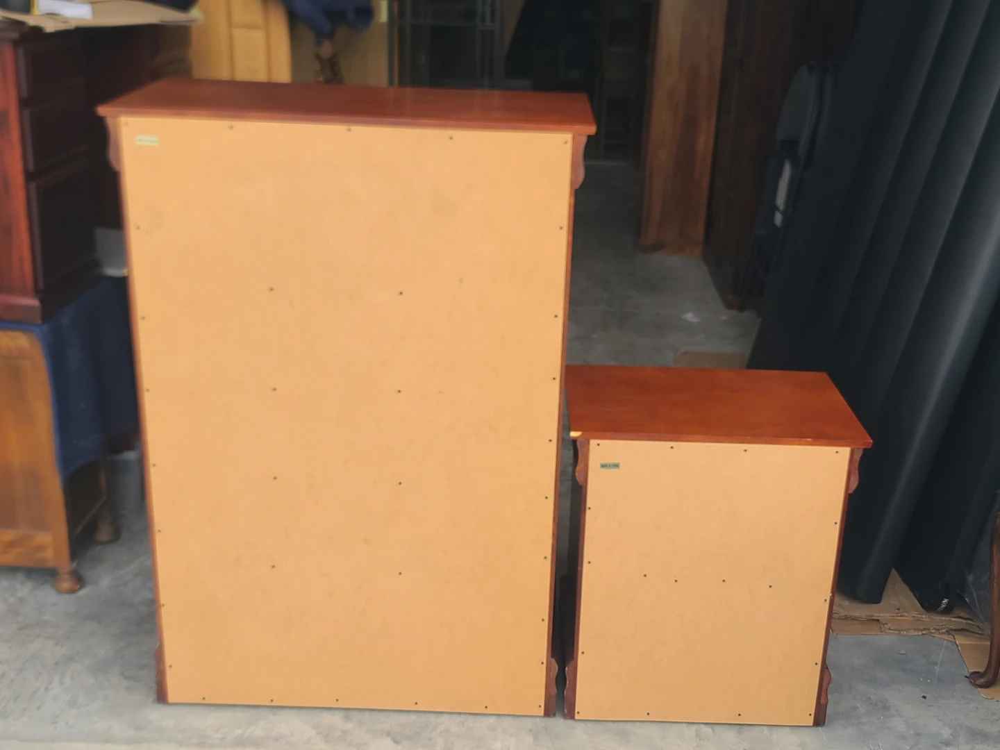 Traditional Cherry Wood Dresser and Nightstand Set - photo 5