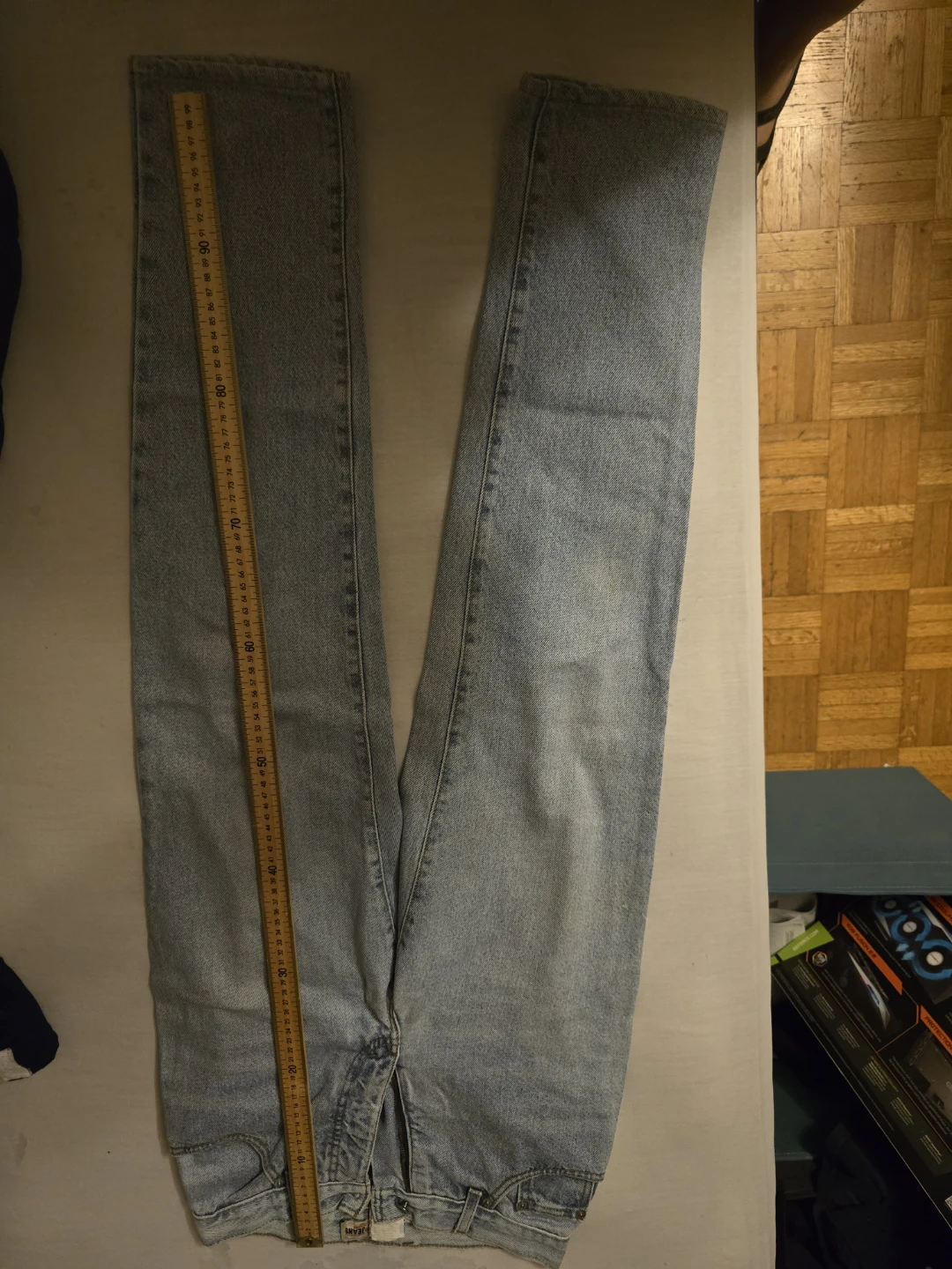 Light Wash Guess Jeans size 28 - photo 2